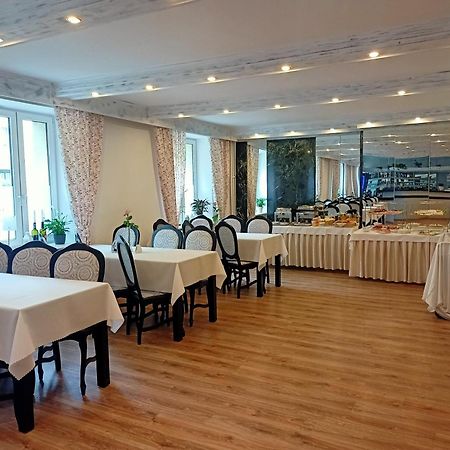 Iskra Hotel Radom Exterior photo