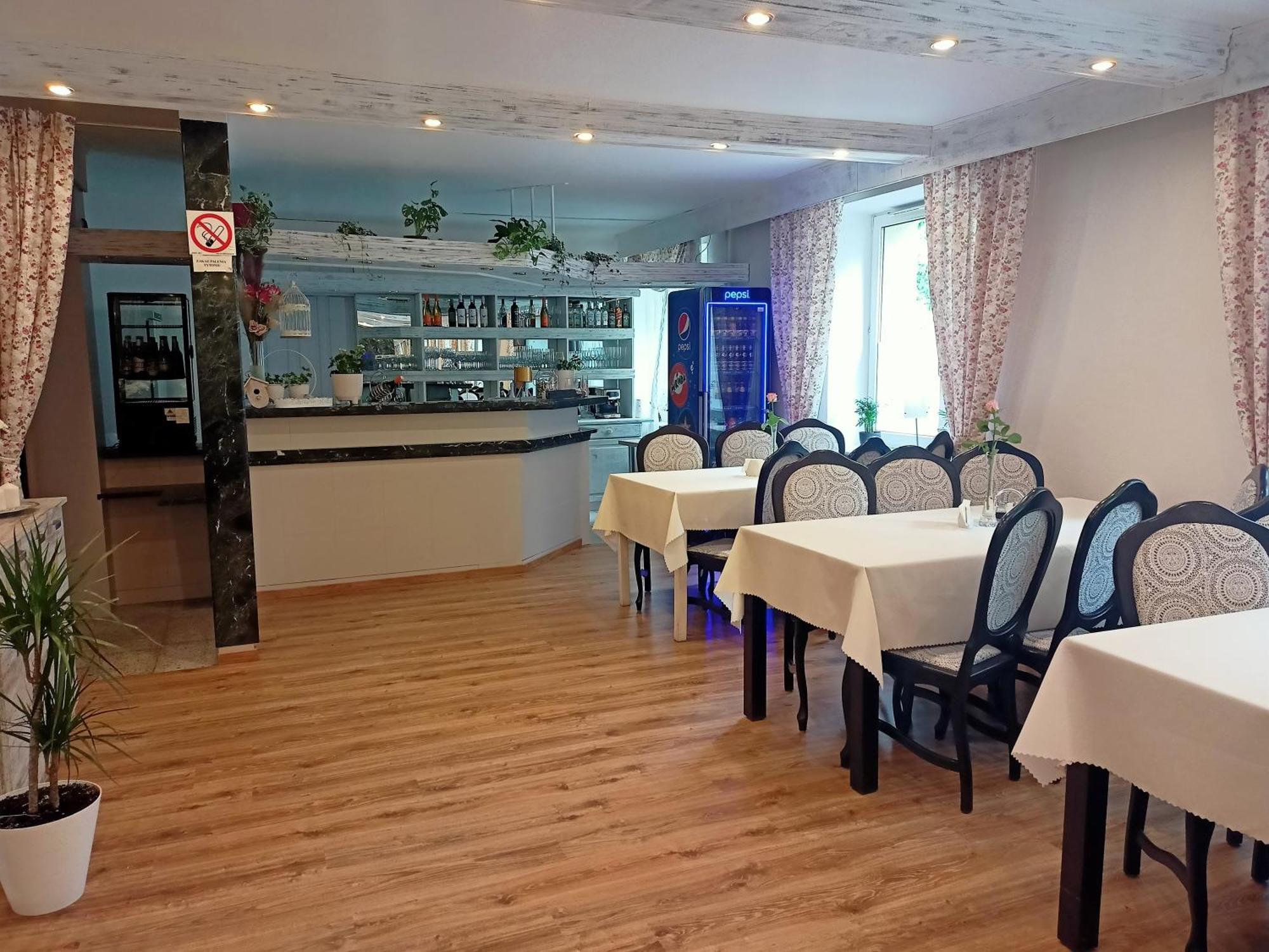 Iskra Hotel Radom Exterior photo