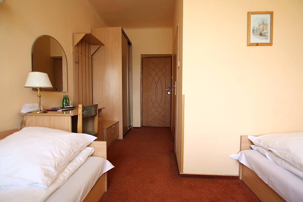 Iskra Hotel Radom Room photo