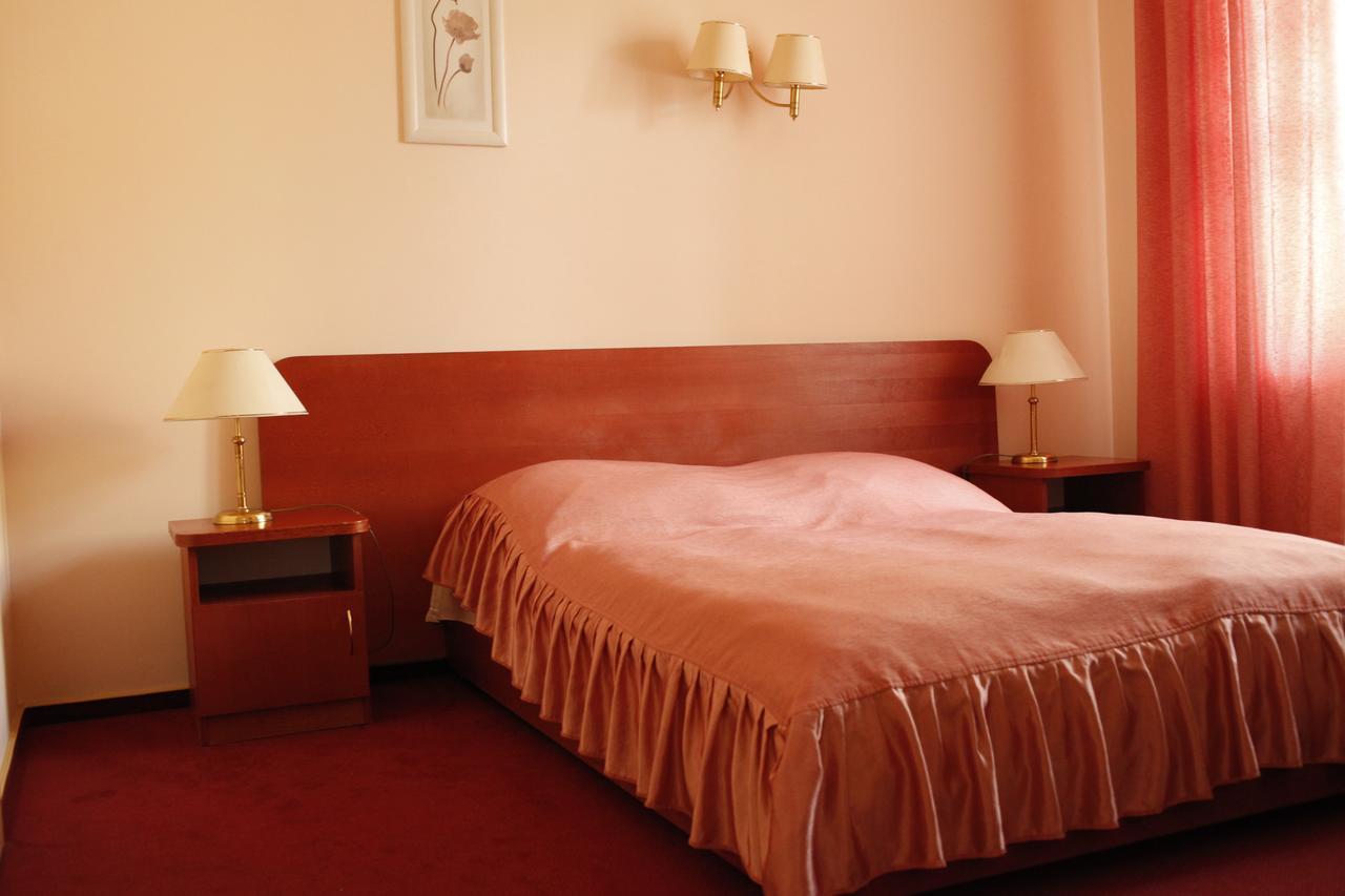 Iskra Hotel Radom Exterior photo